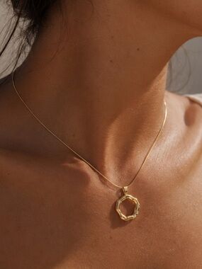 18K Gold Plated Circle Pendant Necklace
